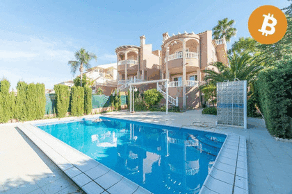 Chalet for sale in Torrevieja, Alicante. 